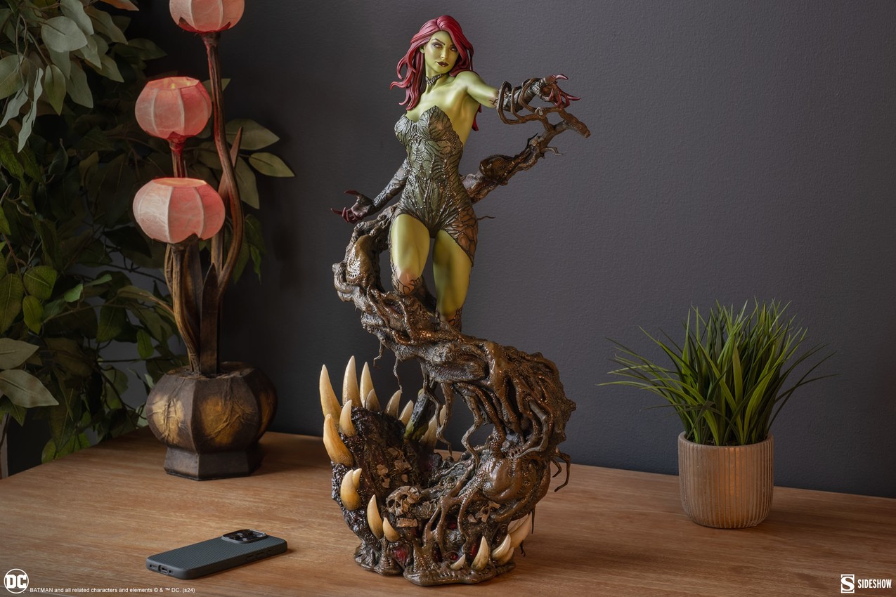 DC Comics Poison Ivy: Deadly Nature (Green Variant) Premium Format™ Figure  Exclusive Edition - Prototype Shown View 1