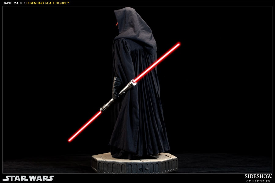 Star Wars Darth Maul Legendary Scale™ Figure  View 4