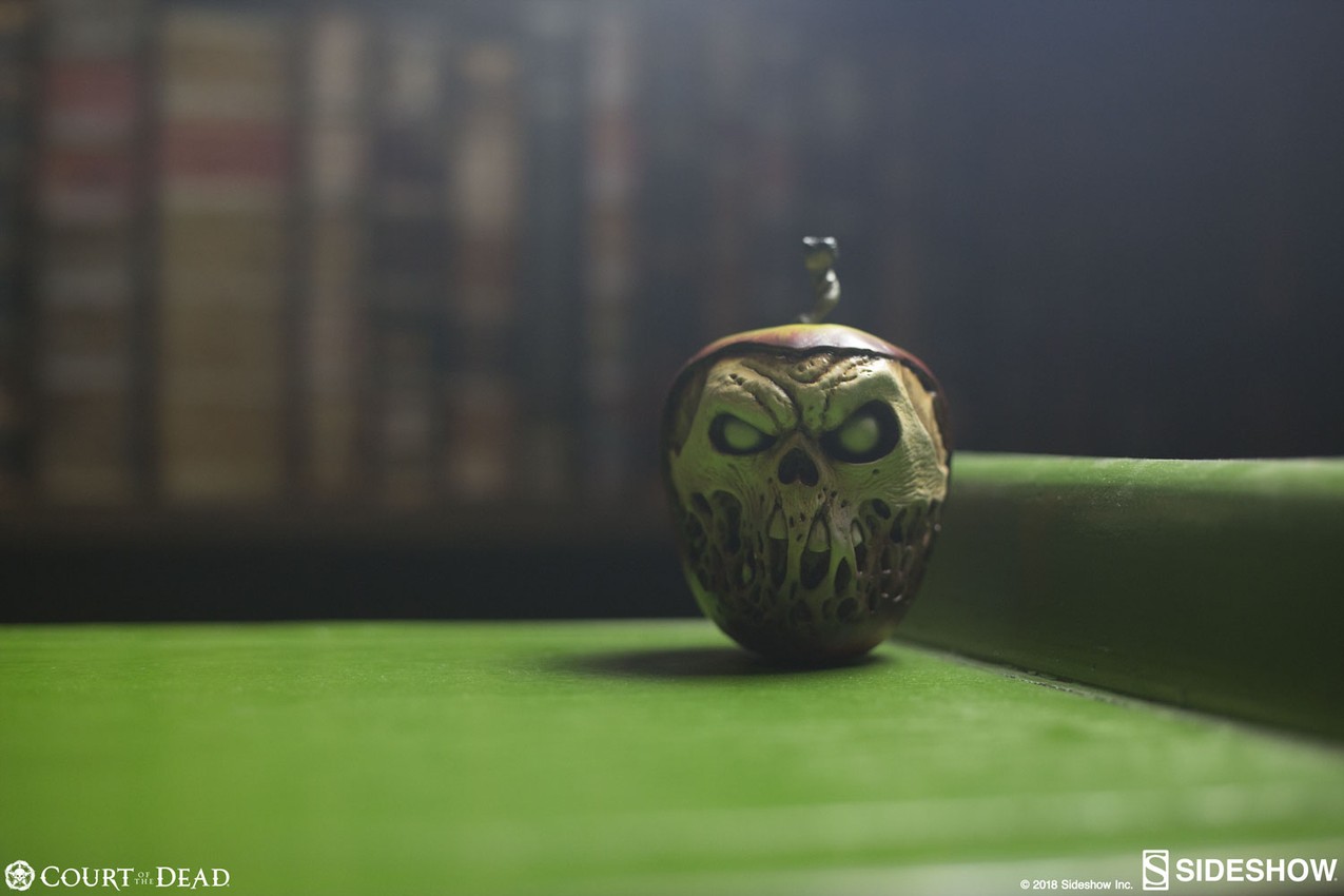 Court of the Dead スカルアップル（腐敗版）プロップレプリカ Court of the Dead Skull Apple Prop Replica | Sideshow