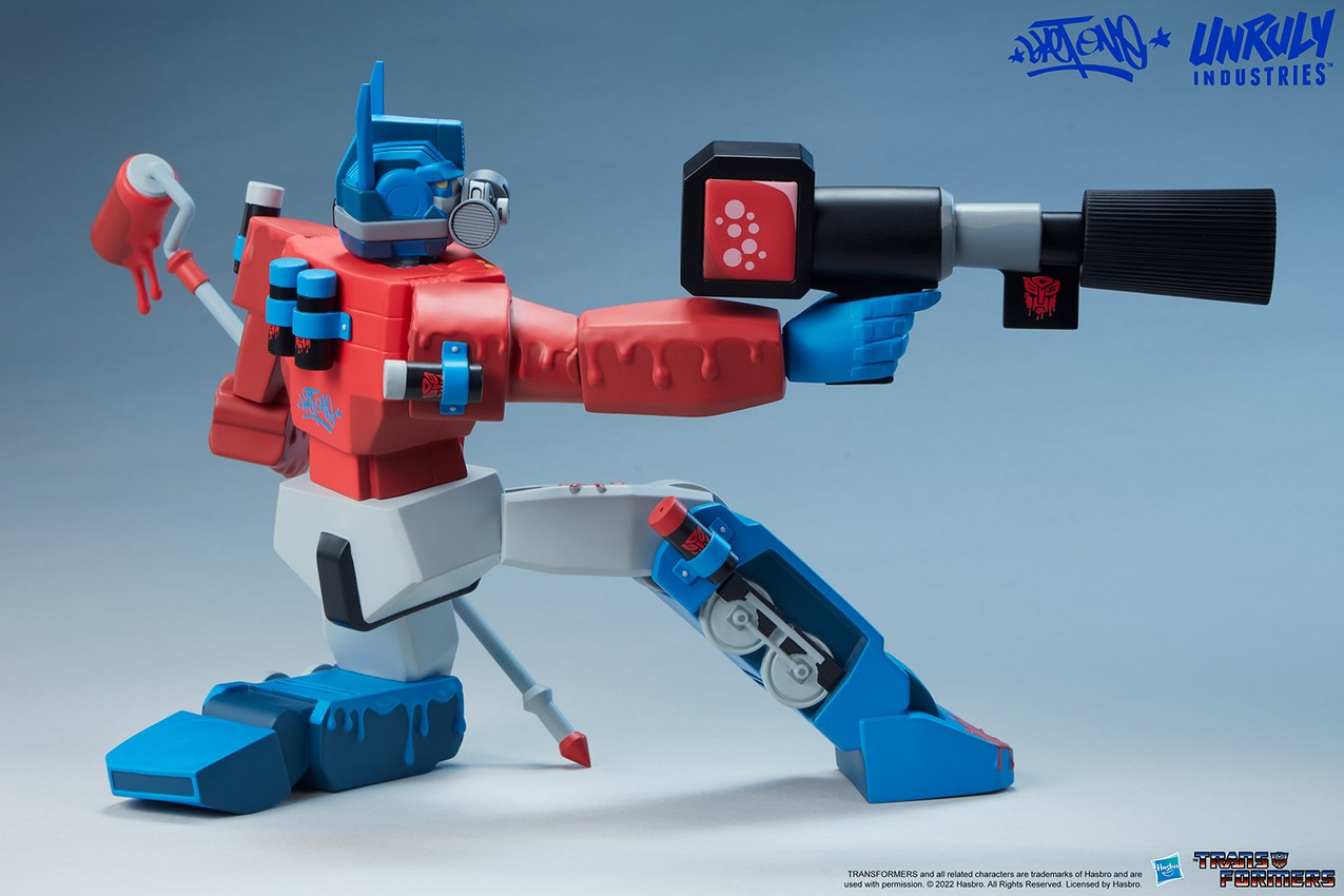 Transformers Optimus Prime Designer Collectible Statue  View 6