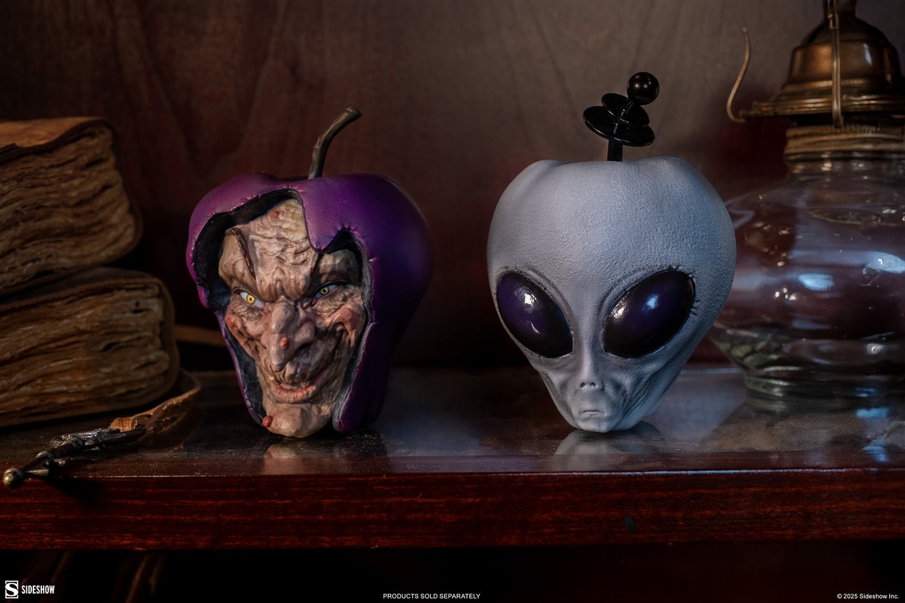 Witch Apple Replica by Sideshow Collectibles | Sideshow Collectibles