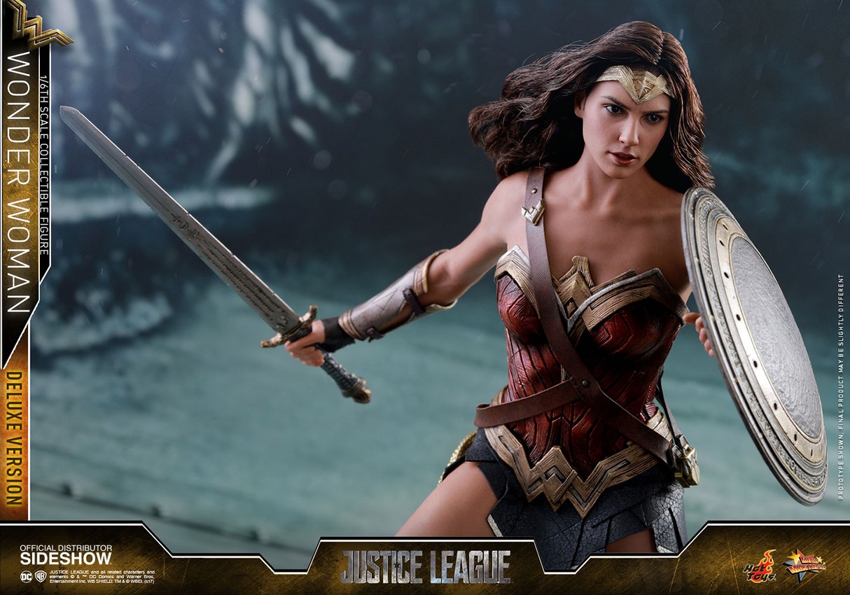 Wonder Woman Deluxe Version- Prototype Shown View 2