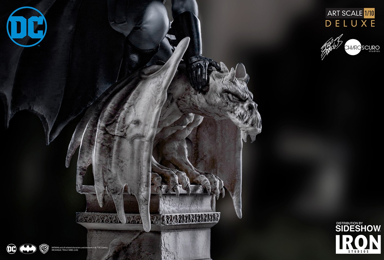 DC Comics Batman Deluxe Statue by Iron Studios | Sideshow Collectibles