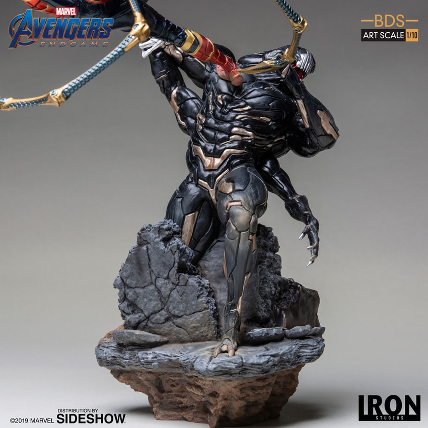 Marvel Iron Spider VS Outrider Statue by Iron Studios Sideshow