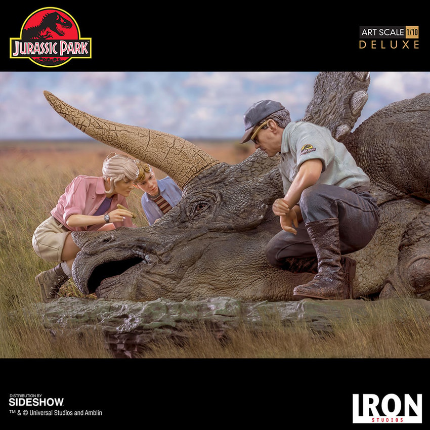 Jurassic Park Triceratops Deluxe 1:10 Scale Statue - Prototype Shown View 3