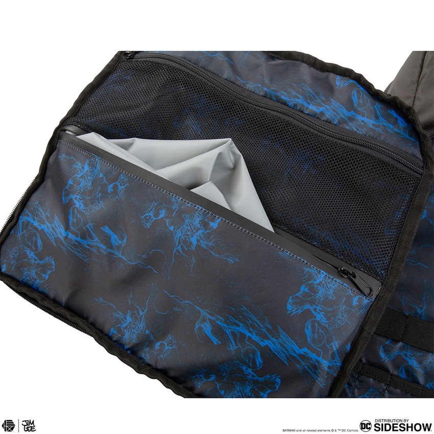 HEX x Jim Lee Artist Backpack and Portfolio | Sideshow Collectibles