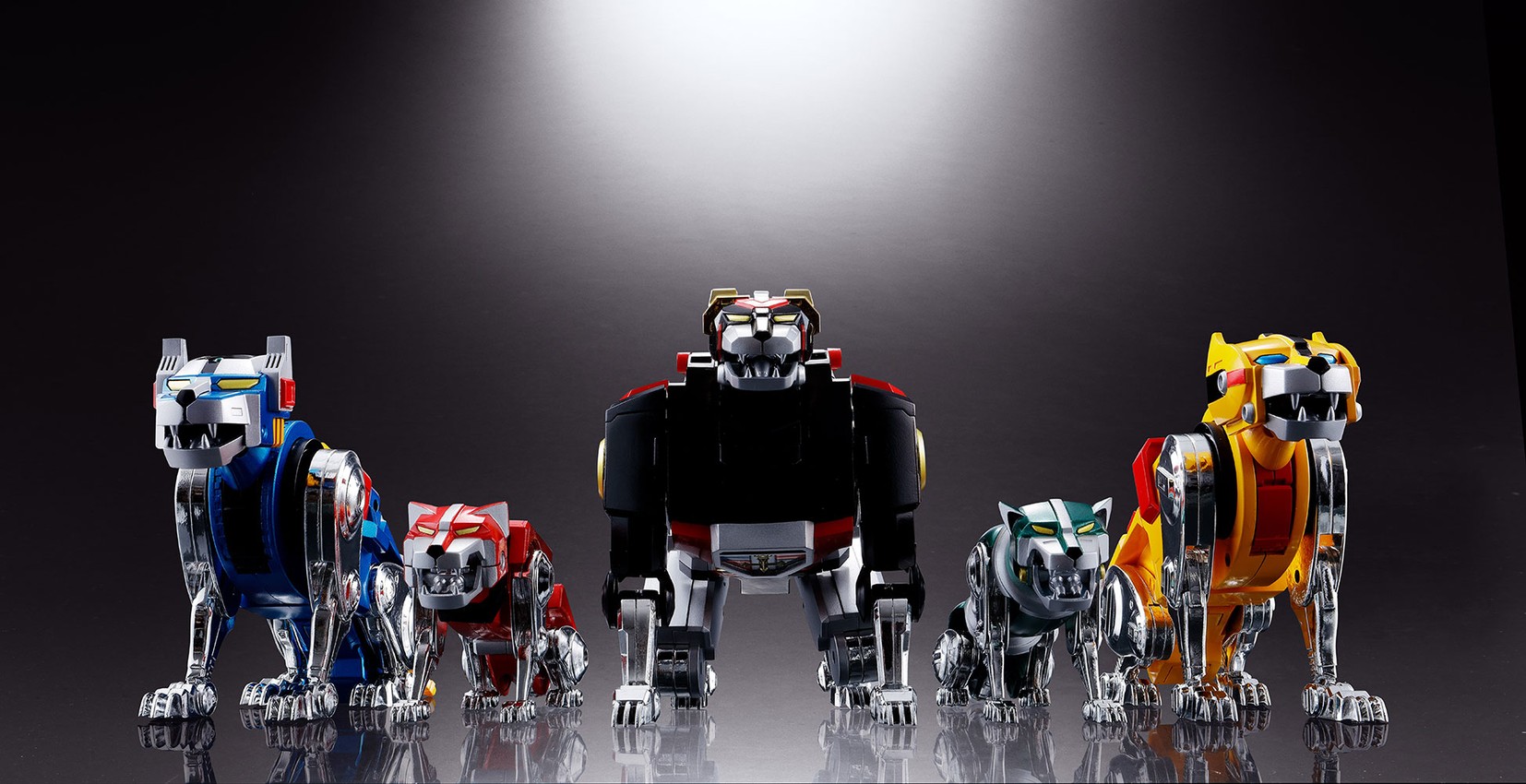 Voltron: Defender of the Universe GX-71 Voltron Collectible Figure - Prototype Shown View 3