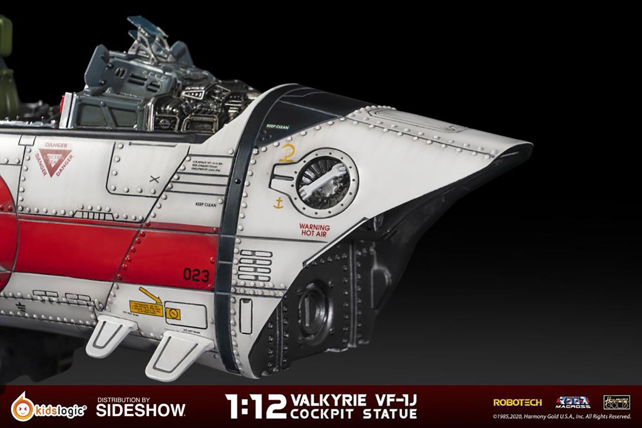 Robotech Macross Valkyrie VF-1J Cockpit Statue | Sideshow Collectibles