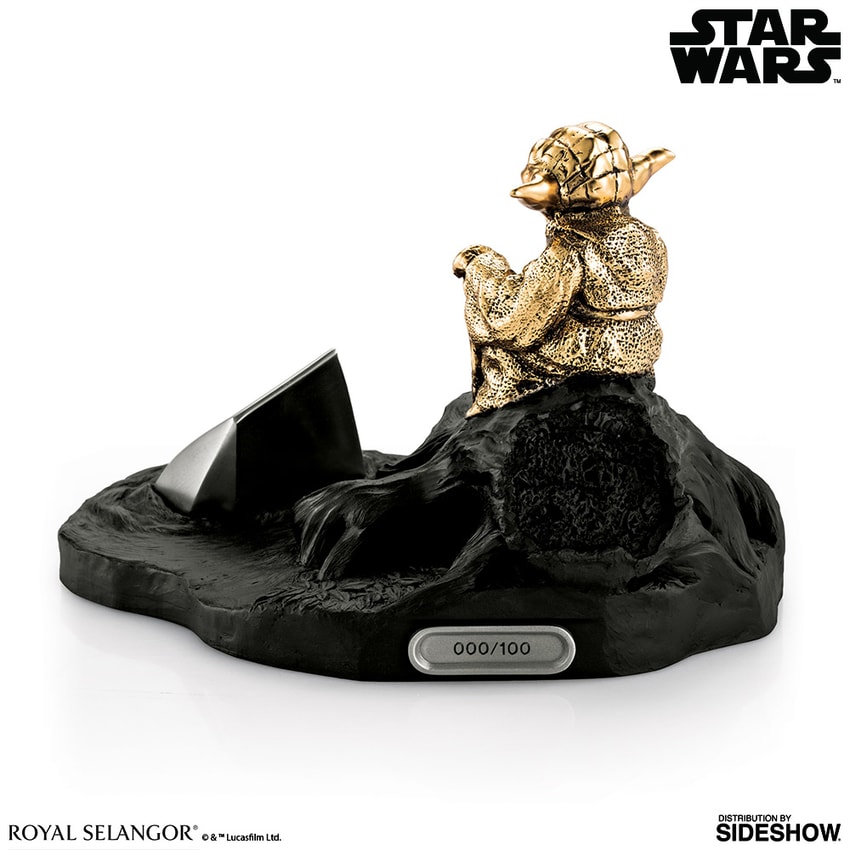 Yoda Jedi Master (Gold Gilded Limited Edition) Figurine by Yoda Jedi Master (Gold Gilded Limited Edition) Figurine by