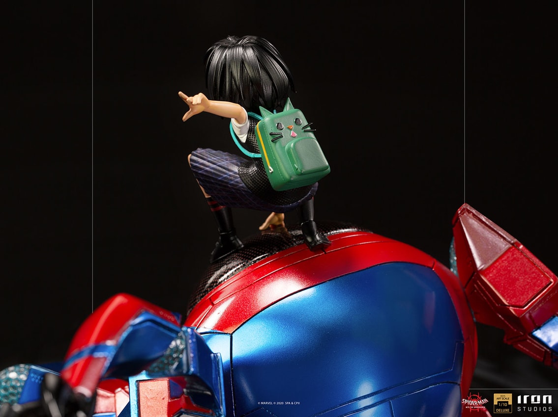 Peni Parker and SP//dr Deluxe Art Scale Statue by Iron Studios