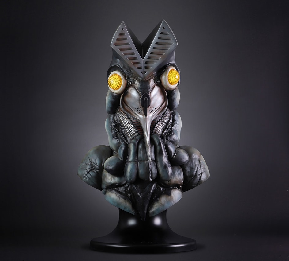 Alien Baltan Prop Replica | Sideshow Collectibles