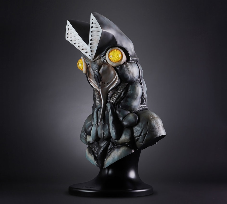 Alien Baltan Prop Replica | Sideshow Collectibles