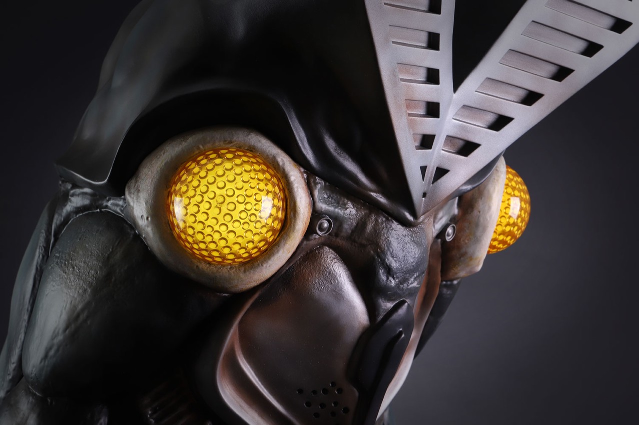 Alien Baltan Prop Replica | Sideshow Collectibles