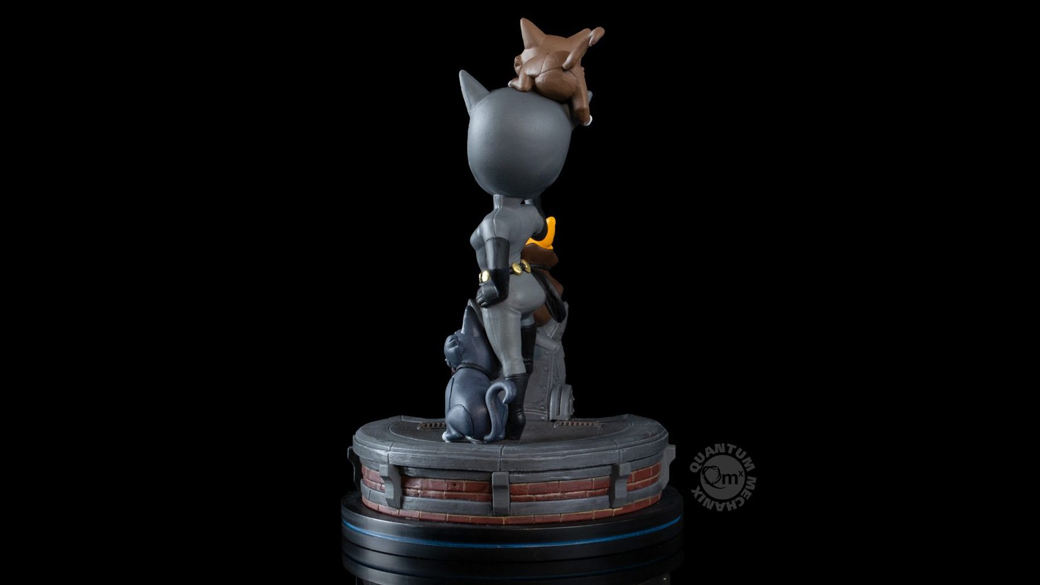 DC Comics Catwoman Q-Fig Elite Collectible Figure - Prototype Shown View 5