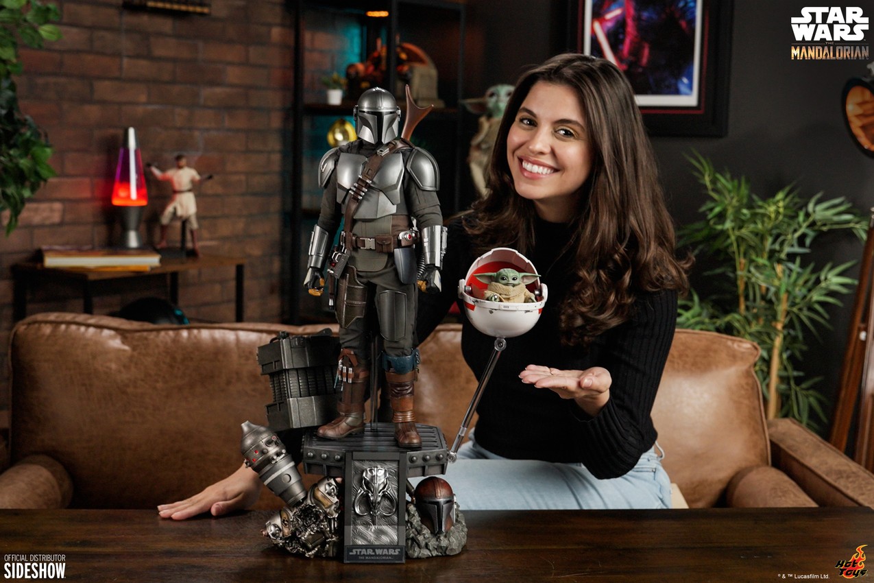 Star Wars The Mandalorian™ and The Child (Deluxe) Quarter Scale Figure - Prototype Shown View 1