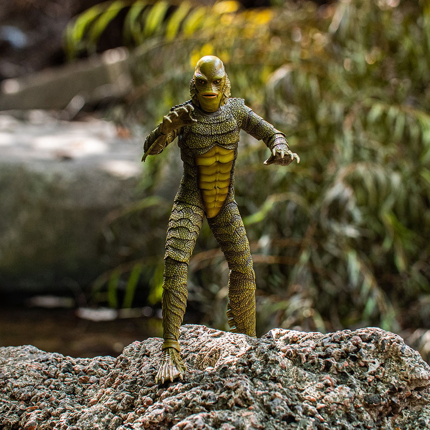 Universal Monsters Creature from the Black Lagoon Sixth Scale Figure  Collector Edition - Prototype Shown View 3
