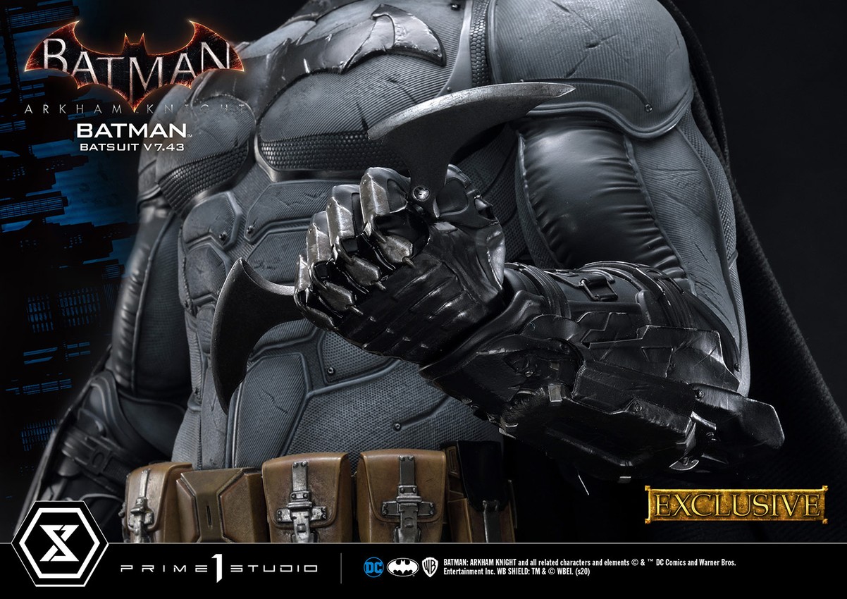 DC Comics Batman Batsuit V 7.43 Statues  Exclusive Edition - Prototype Shown View 3