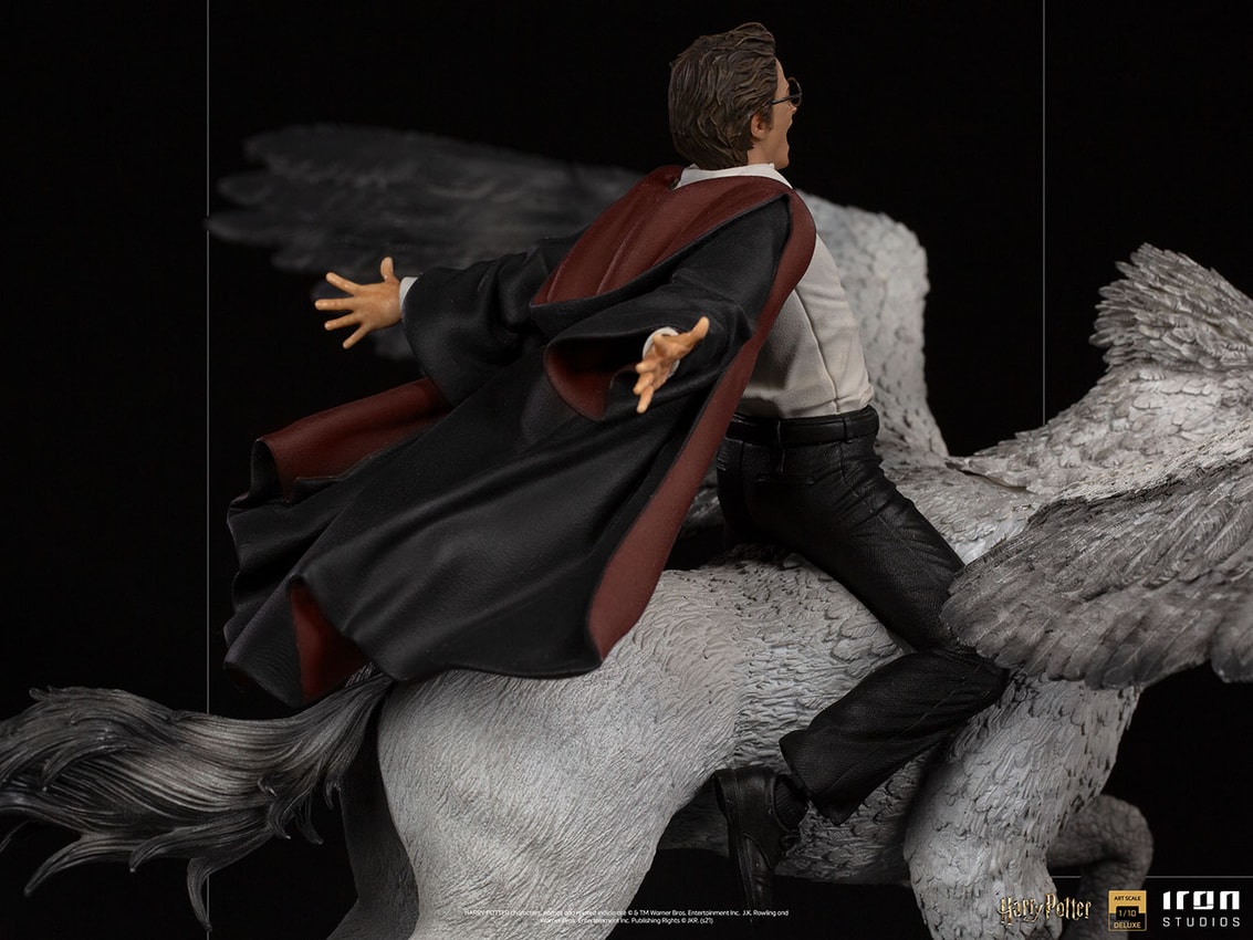 Harry Potter Harry Potter & Buckbeak Deluxe 1:10 Scale Statue - Prototype Shown View 6