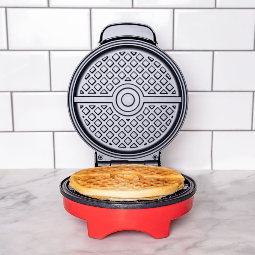 Pokéball Waffle Maker