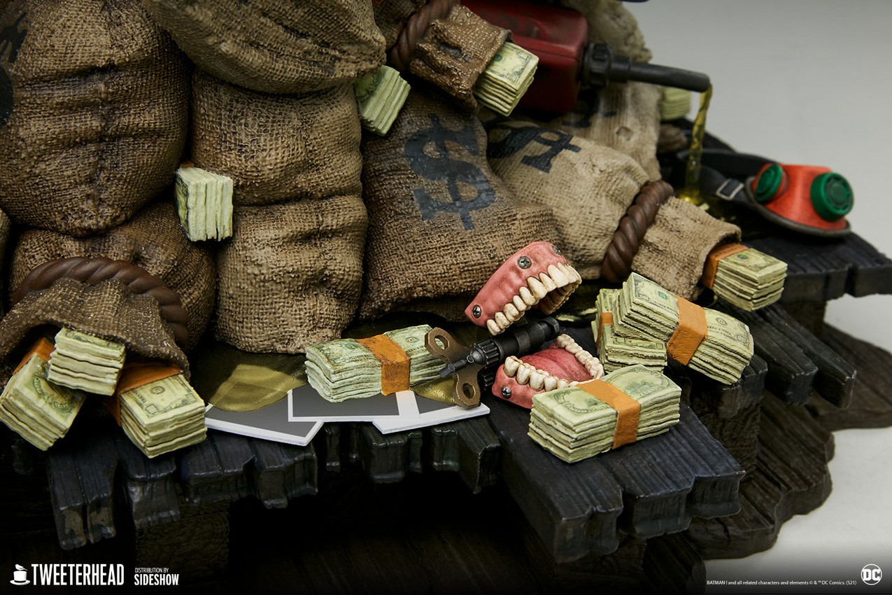 The Joker (Deluxe) Collector Edition - Prototype Shown View 5