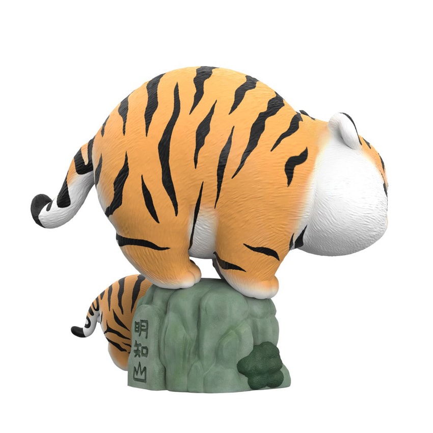 Mighty Jaxx Originals It’s Lonely At The Top Polystone Statue - Prototype Shown View 6