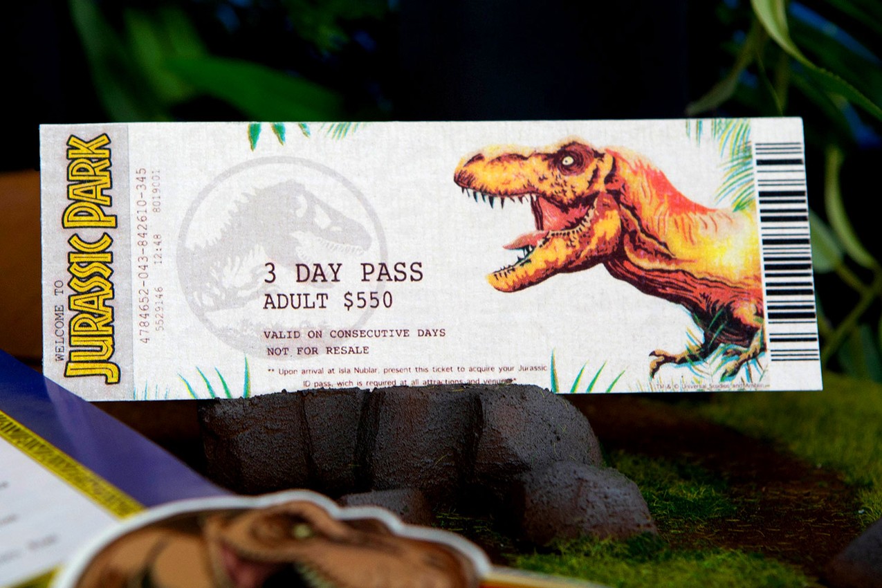 Jurassic Park Welcome Kit (Standard Edition) | Sideshow Collectibles