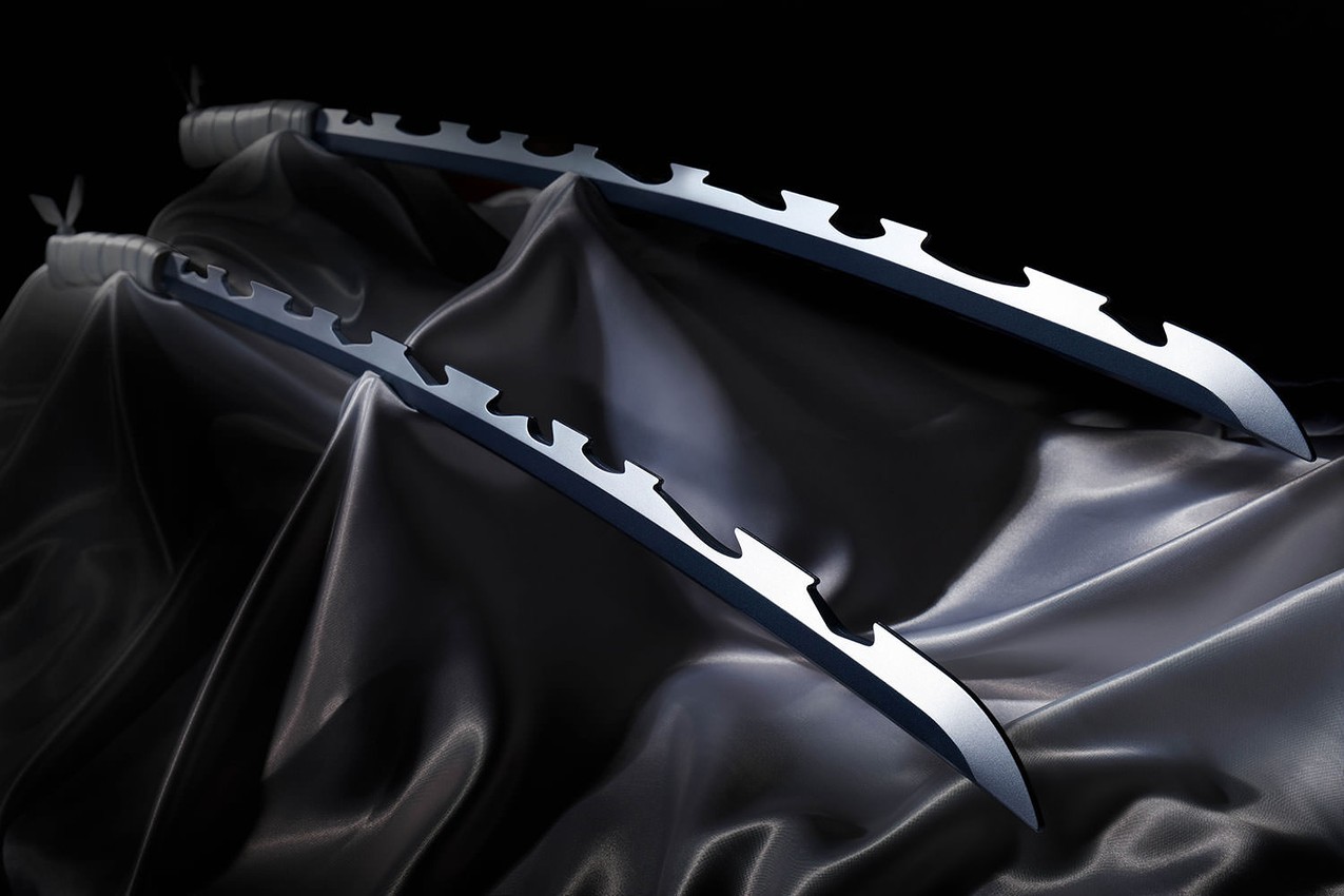 Nichirin Sword (Inosuke Hashibira)- Prototype Shown
