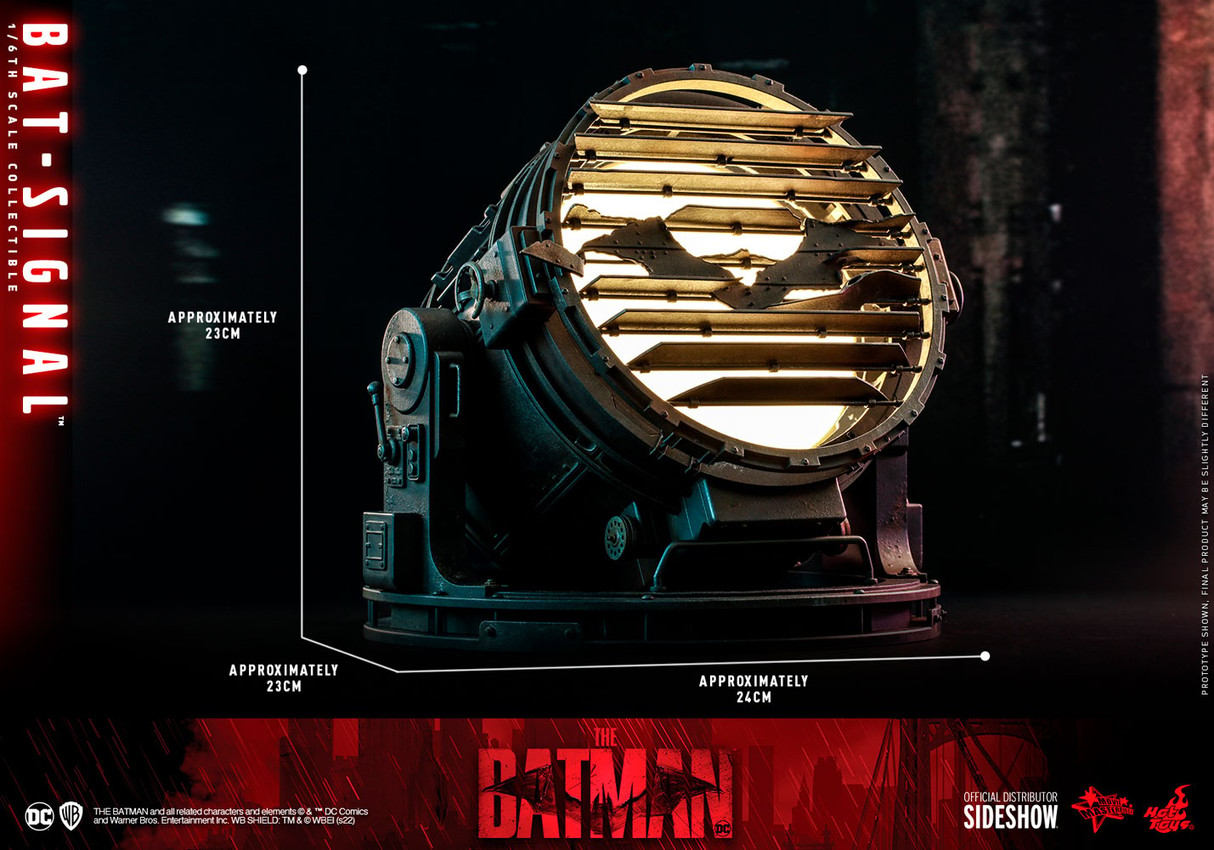 Batman and Bat-Signal Collectible Set by Hot Toys