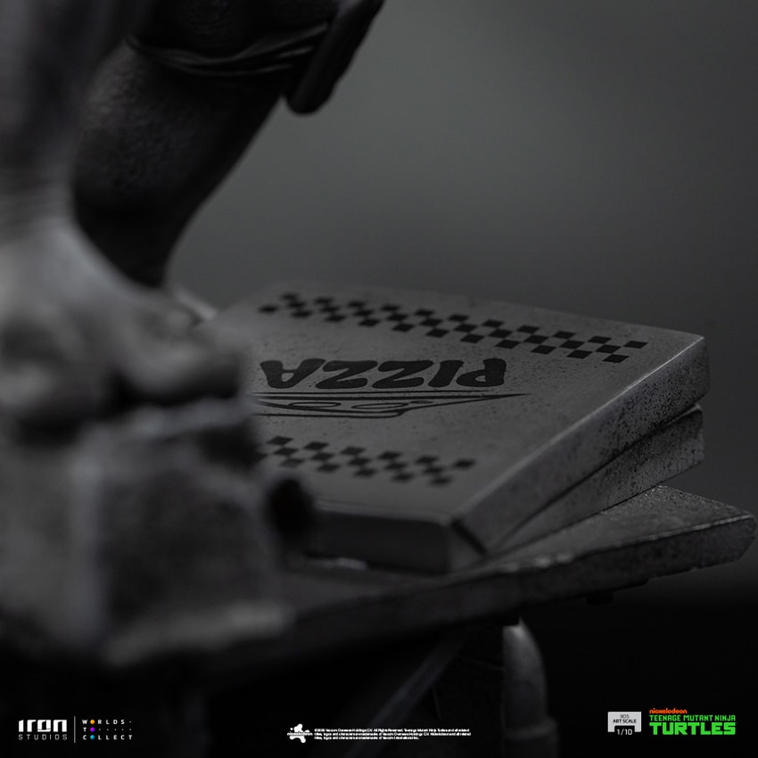 Teenage Mutant Ninja Turtles Michelangelo (Grayscale) 1:10 Scale Statue  Exclusive Edition - Prototype Shown View 6
