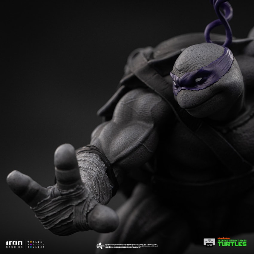 Teenage Mutant Ninja Turtles Donatello (Grayscale) 1:10 Scale Statue  Exclusive Edition - Prototype Shown View 3
