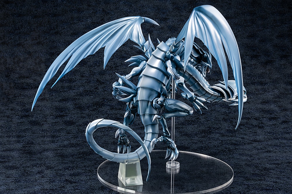 Blue-Eyes Ultimate Dragon- Prototype Shown
