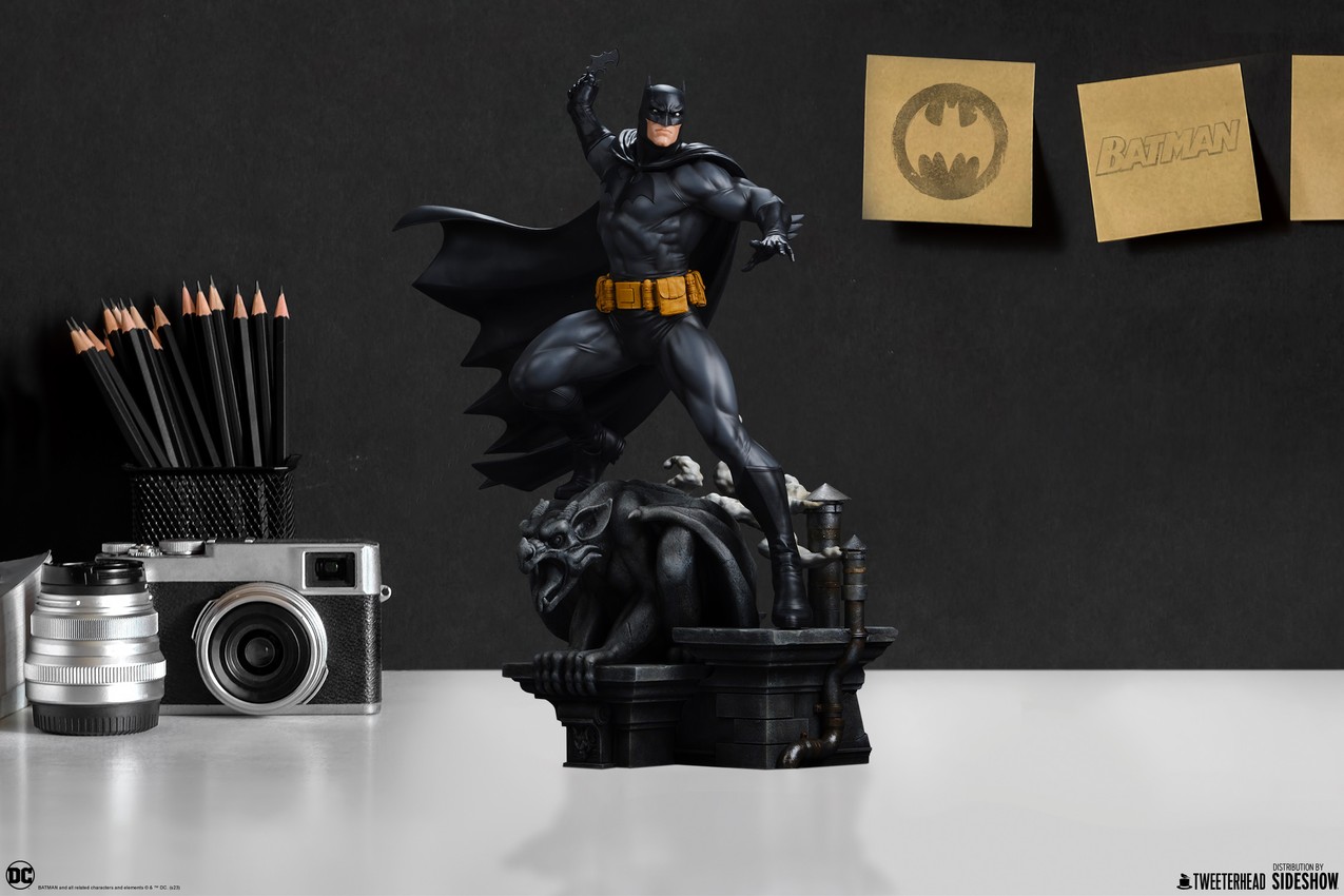 ま*と様  x Batman Dark Grey Size：M Batman Black and Gray Edition Sixth Scale Maquette by Tweeterhead