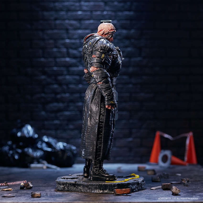 Resident Evil Nemesis Statues - Prototype Shown View 6