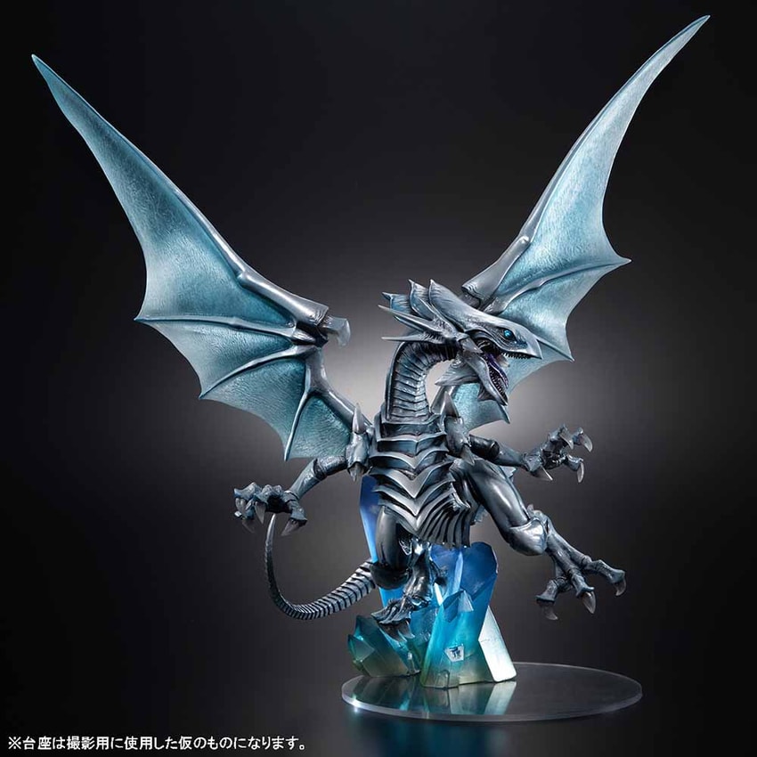 Blue-Eyes White Dragon (Holographic Edition)- Prototype Shown View 2