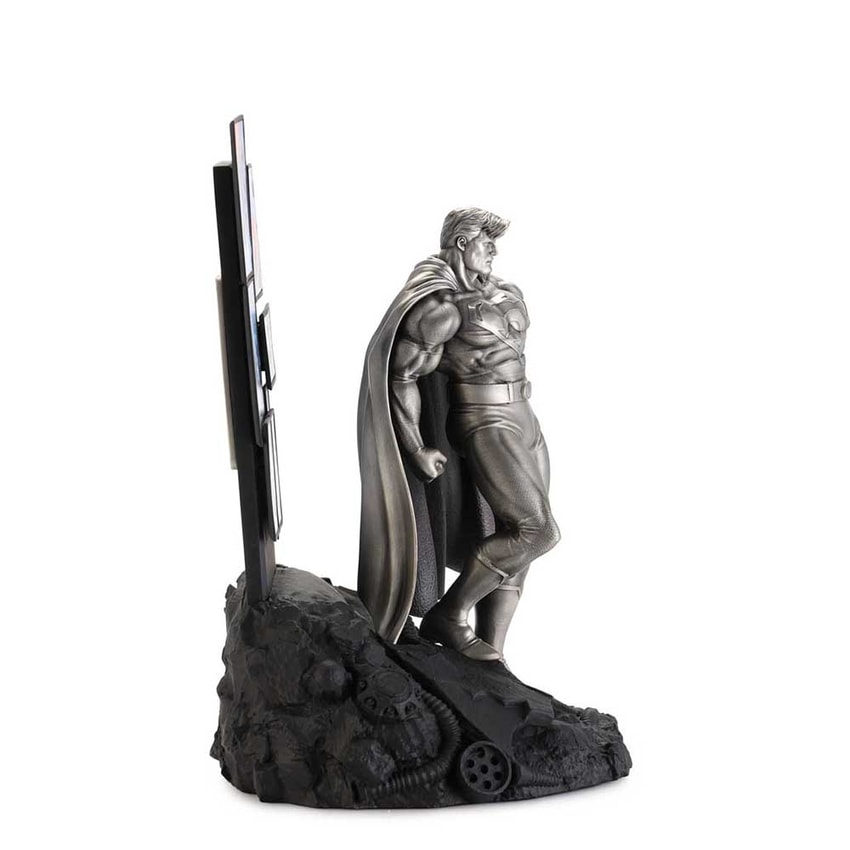 Superman The Dark Knight Returns Figurine- Prototype Shown View 4