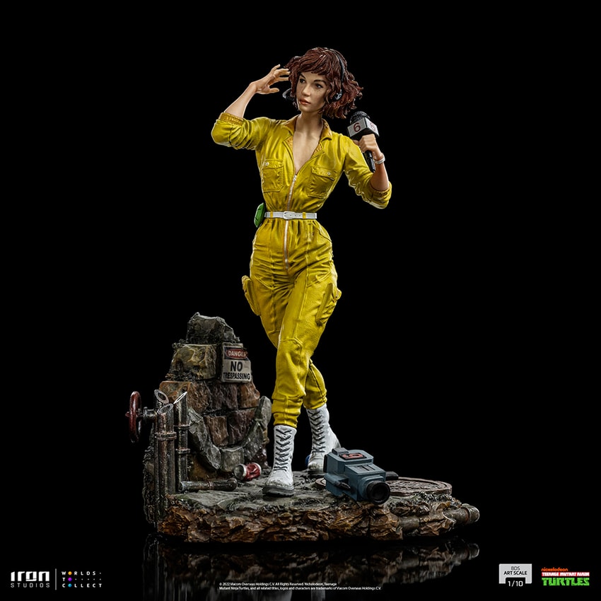 Teenage Mutant Ninja Turtles April O'Neil 1:10 Scale Statue - Prototype Shown View 6