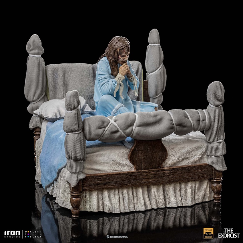 Possessed Regan MacNeil Deluxe 1:10 Scale Statue by Iron Studios