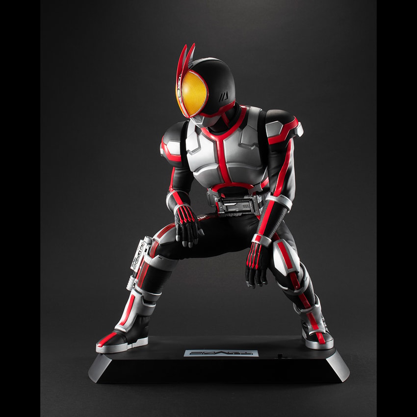 MASKED RIDER Deluxe Type 2011 フィギュア S.H.Figuarts MASKED RIDER ZX | TAMASHII WEB