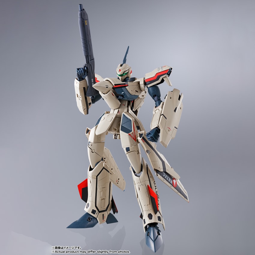 YF-19 Excalibur (Isamu Alva Dyson Use) Collectible Figure by