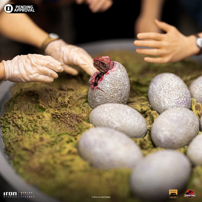 Dino Hatching Deluxe Art Scale 1:10 Scale Statue by Iron