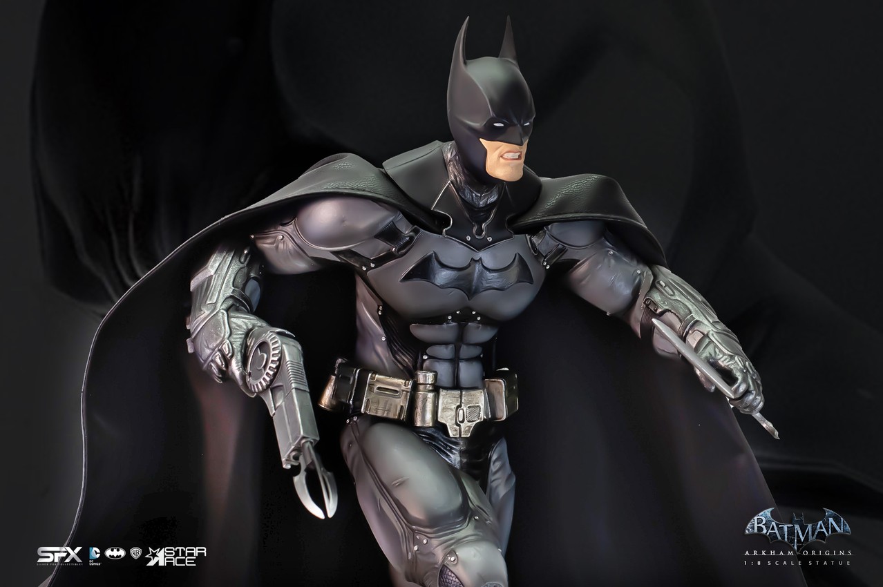 Batman Arkham Origins 2.0 Deluxe- Prototype Shown View 3