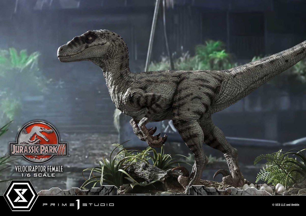 Jurassic Park Velociraptor Female Statues  Collector Edition - Prototype Shown View 5