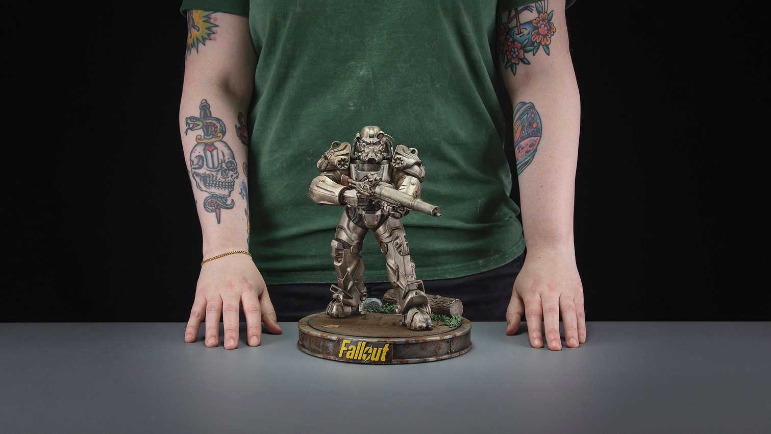 Maximus Statue by Dark Horse Comics | Sideshow Collectibles