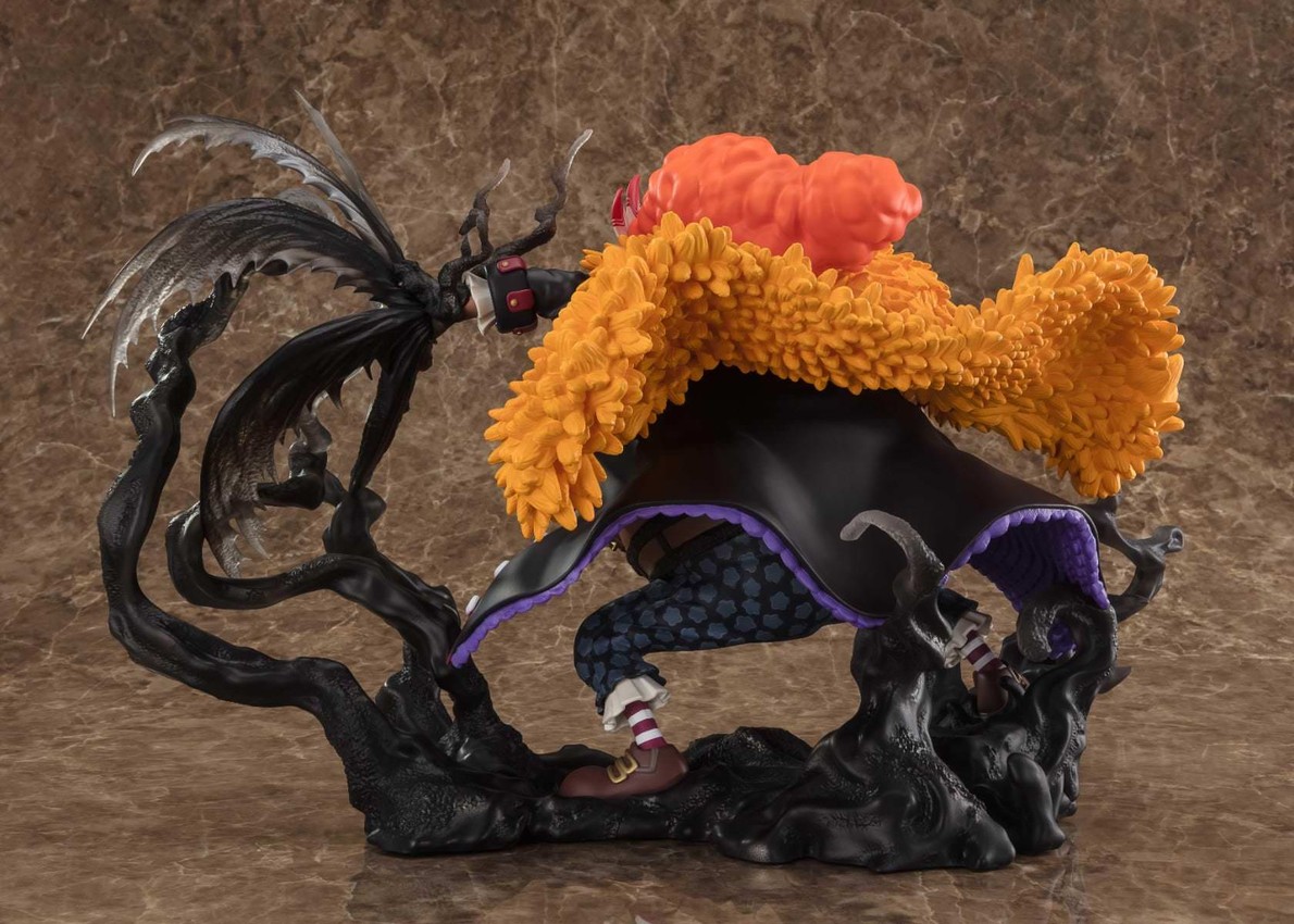 Marshall D. Teach -Kurouzu- Statue by Tamashii Nations