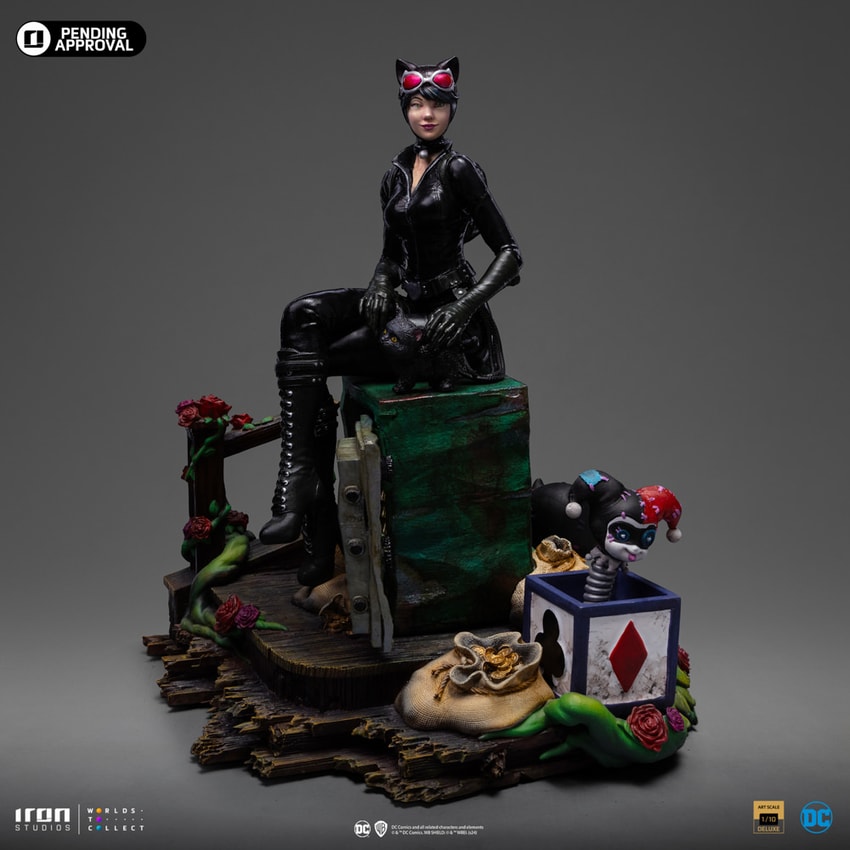 DC Comics Catwoman (Gotham City Sirens) Deluxe 1:10 Scale Statue - Prototype Shown View 6