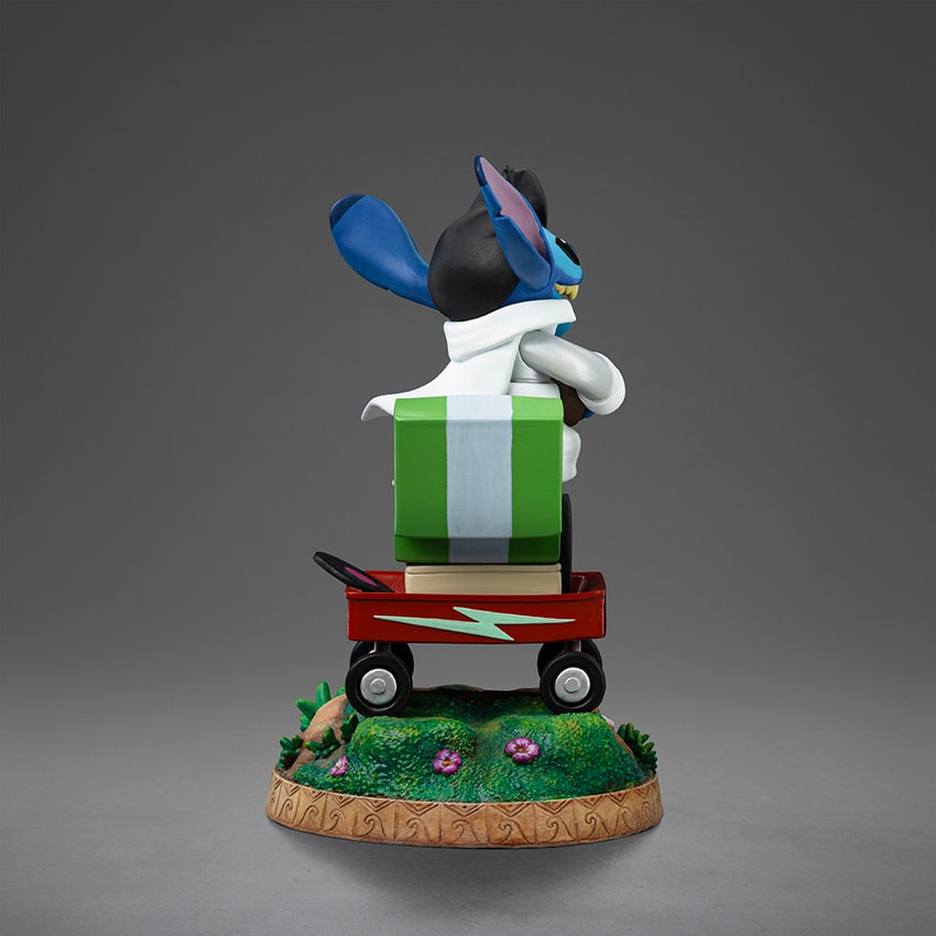 Disney Stitch (King of Rock) 1:10 Scale Statue  Collector Edition - Prototype Shown View 4