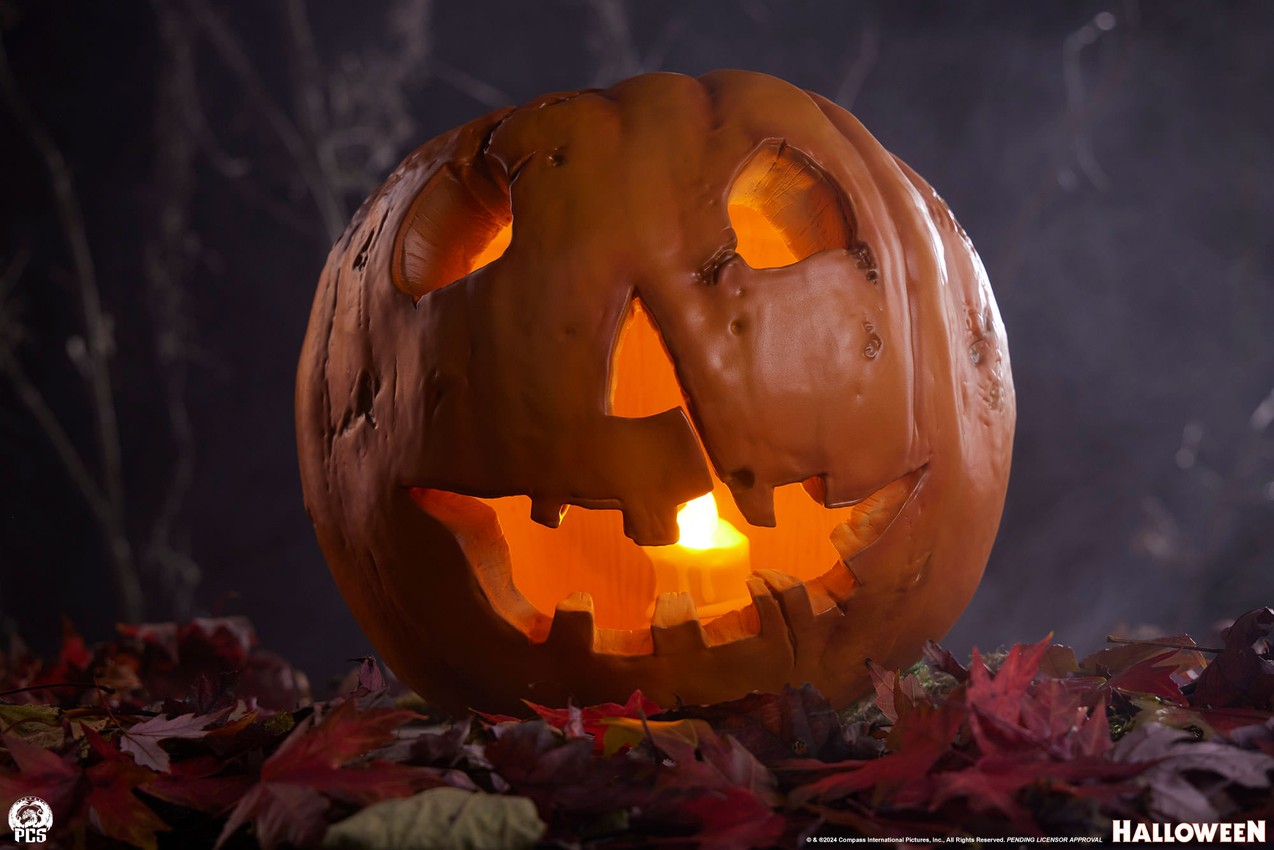 Jack-O-Lantern Life-Sized Replica by PCS | Sideshow Collectibles