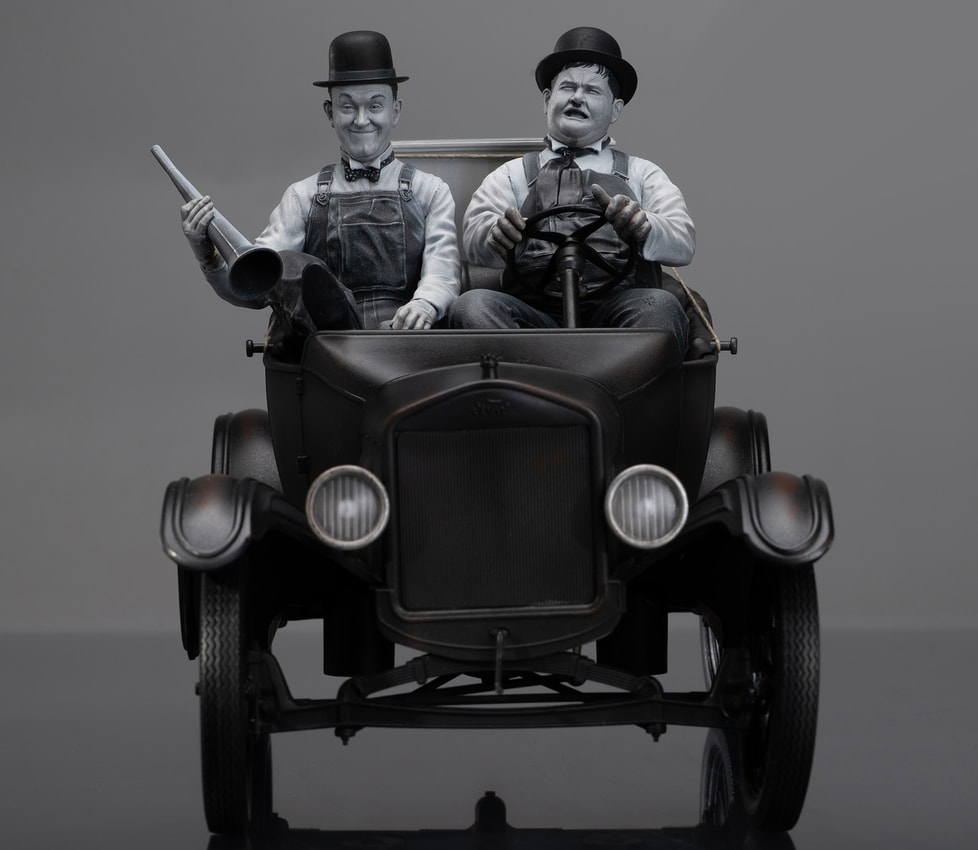Stan Laurel & Oliver Hardy on Ford T Statue by Infinite Statue Stan Laurel & Oliver Hardy on Ford T Statue by Infinite Statue