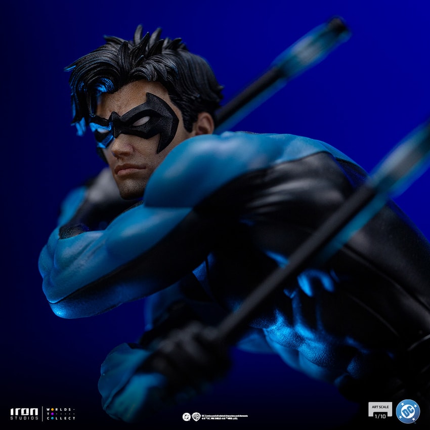 DC Comics Nightwing 1:10 Scale Statue - Prototype Shown View 3
