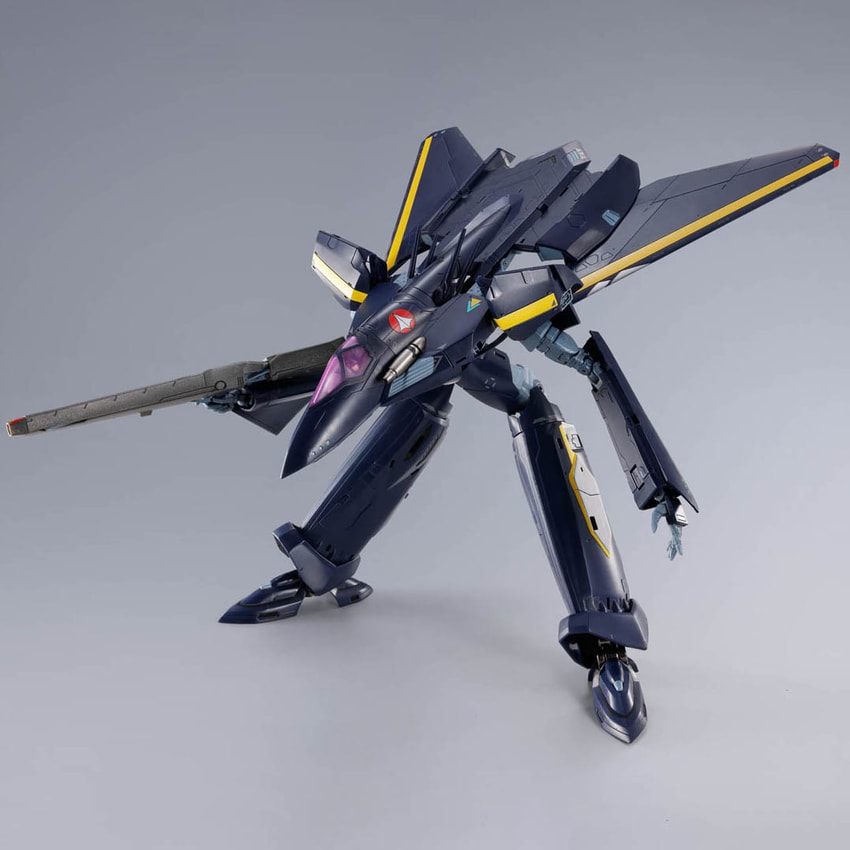 マクロスVF-17S Special Stealth Valkyrie 1/65 VF-17S Nightmare Stealthvalkyrie (Gamlin Kizaki use) Action